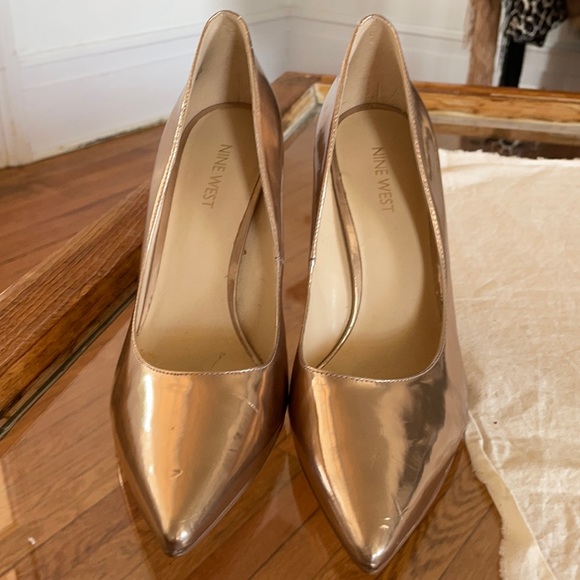 Nine West Gold Heels - Picture 1 of 2